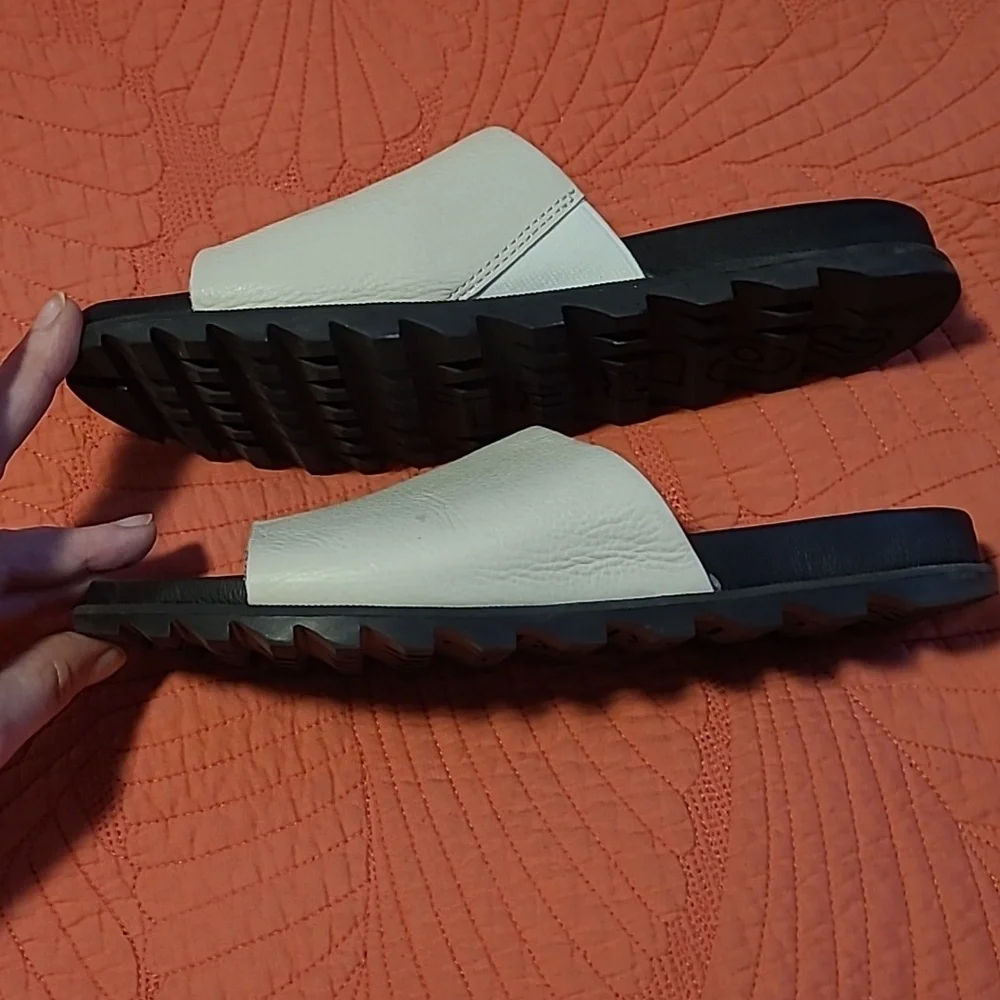 Sorel Roaming Decon slide sandal, size 8.5 - Picture 2 of 10